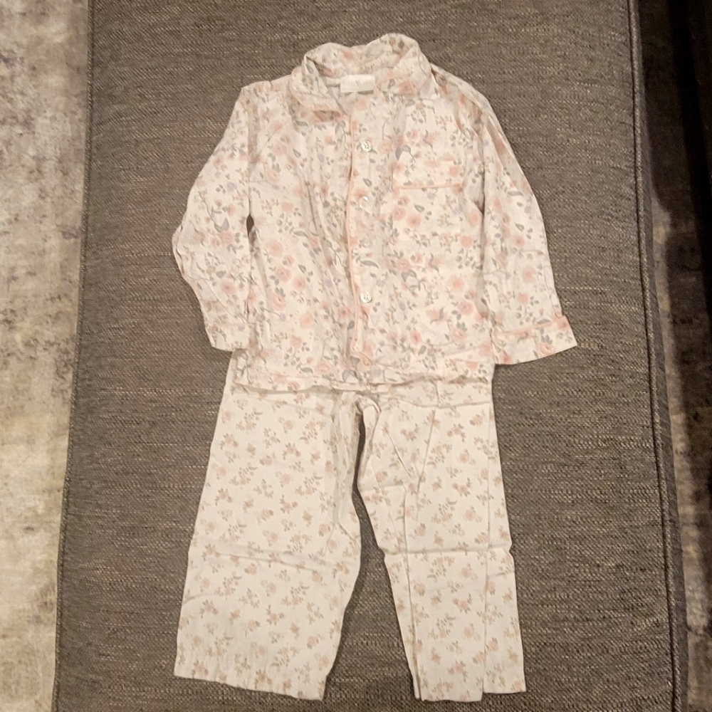 Story Loris pajama set. Made in Italy Floral print 100% cotton. 3T